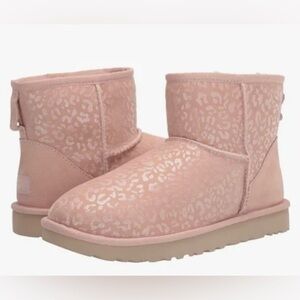 NWT women’s snow leopard blush mini Ugg boot size 9